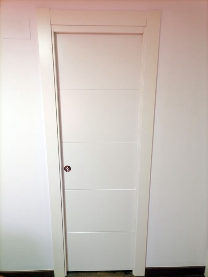 Puerta corredera blanca